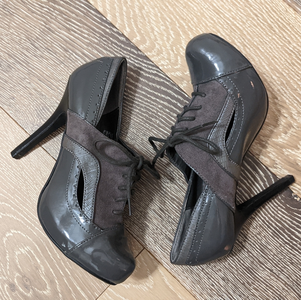 Gray High Heels Size 7/7.5